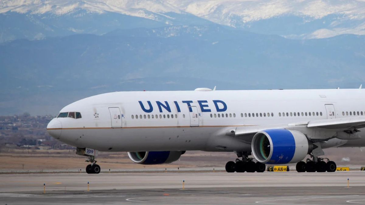 united airlines flight ua770 emergency diversion