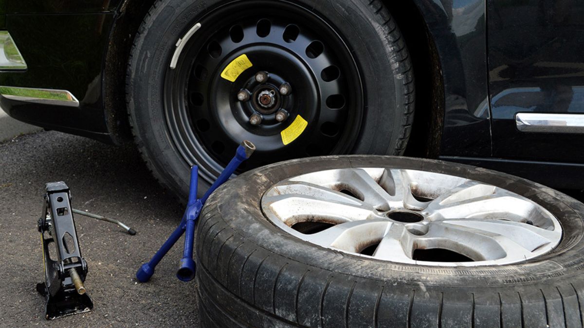 how to change a tire