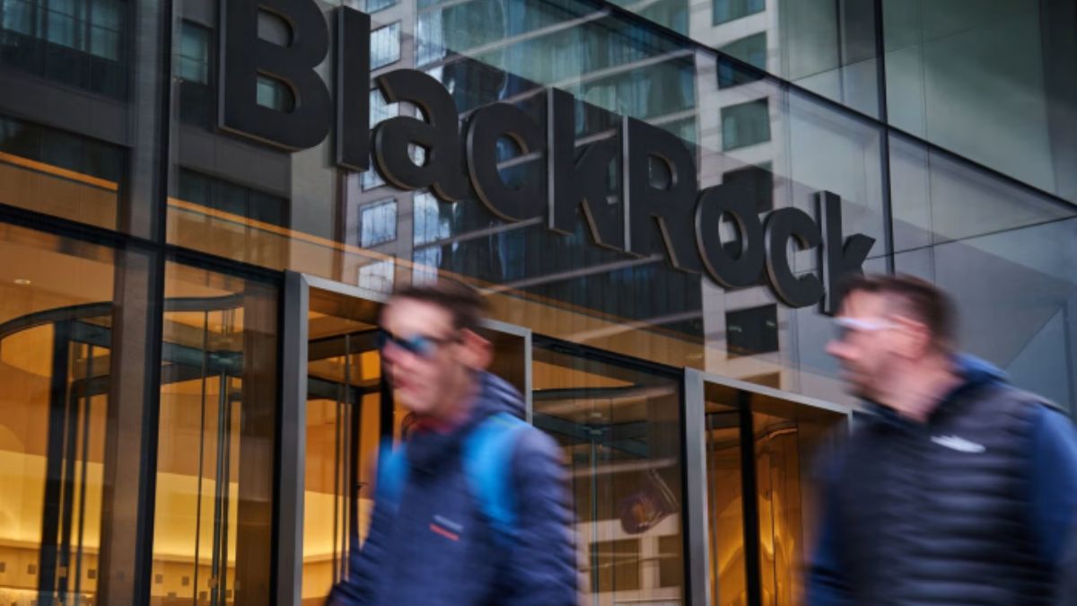 blackrock client withdrawal 52 billion